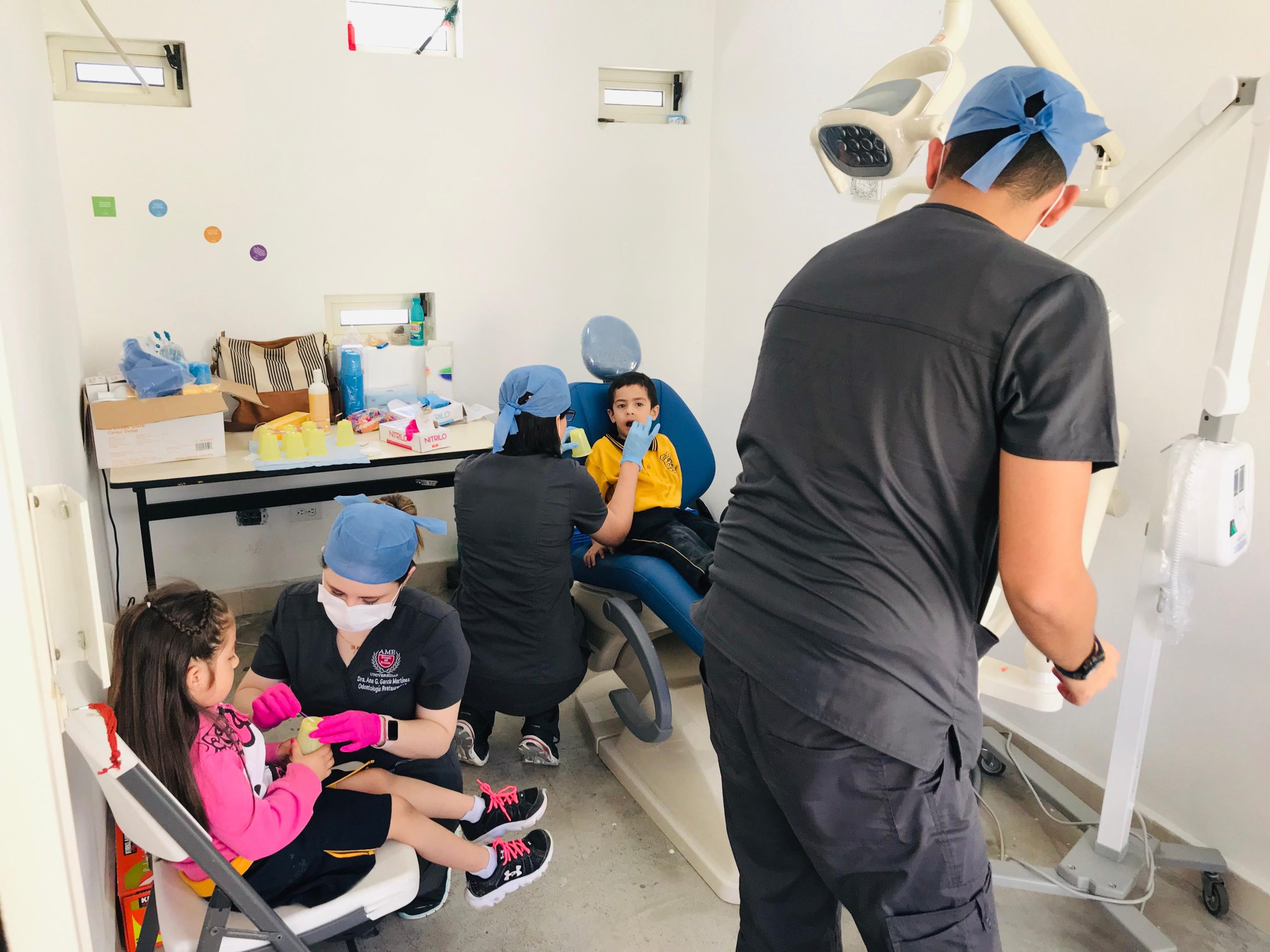 CLÍNICA DENTAL AME